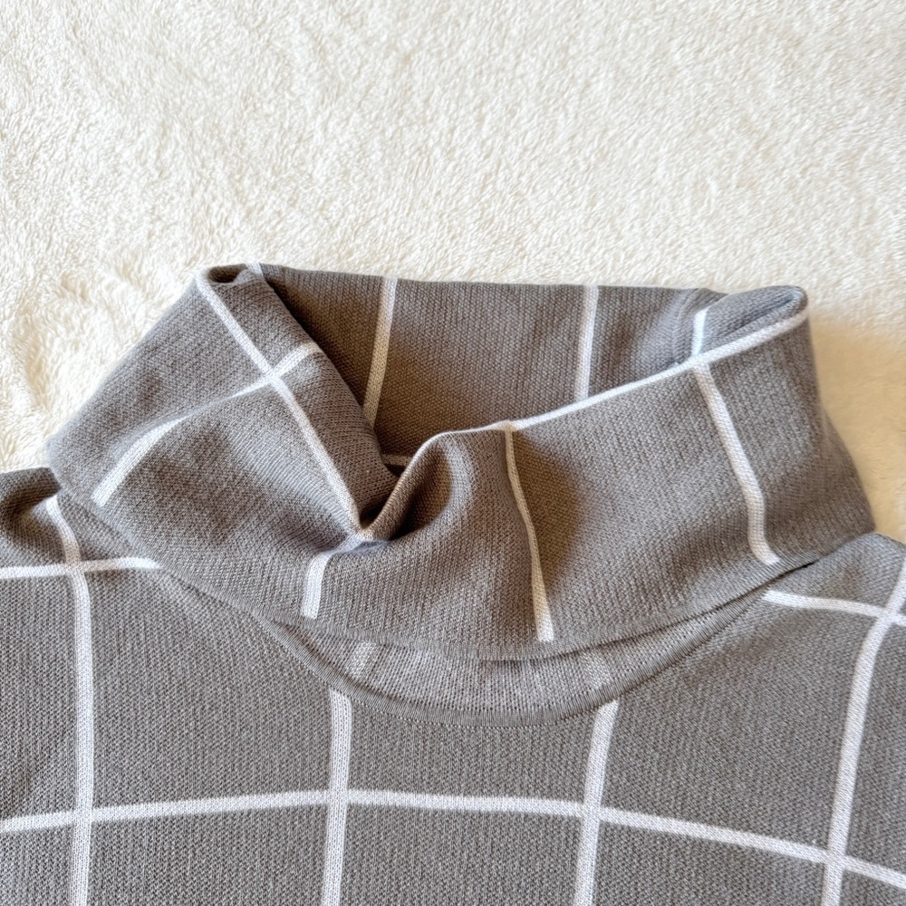 🎅 3/$15 SALE Calvin Klein Women's Gray Windowpane Cowl Neck Sweater - Medium - Picture 3 of 9